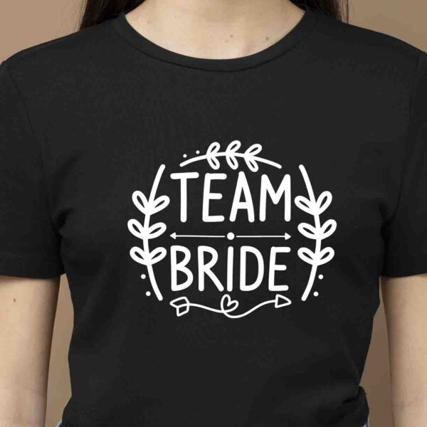 Team Bride wreath T-shirt