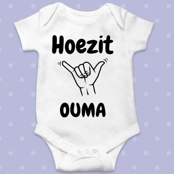 Personalised Baby Grow – Hoezit Ouma