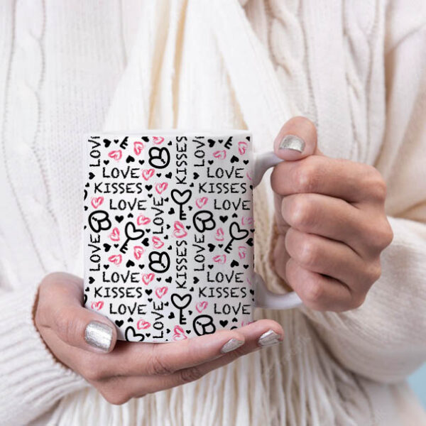 Love and kisses mug